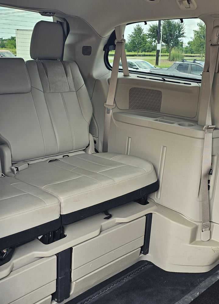 2014 Chrysler Town & Country Limited photo 15