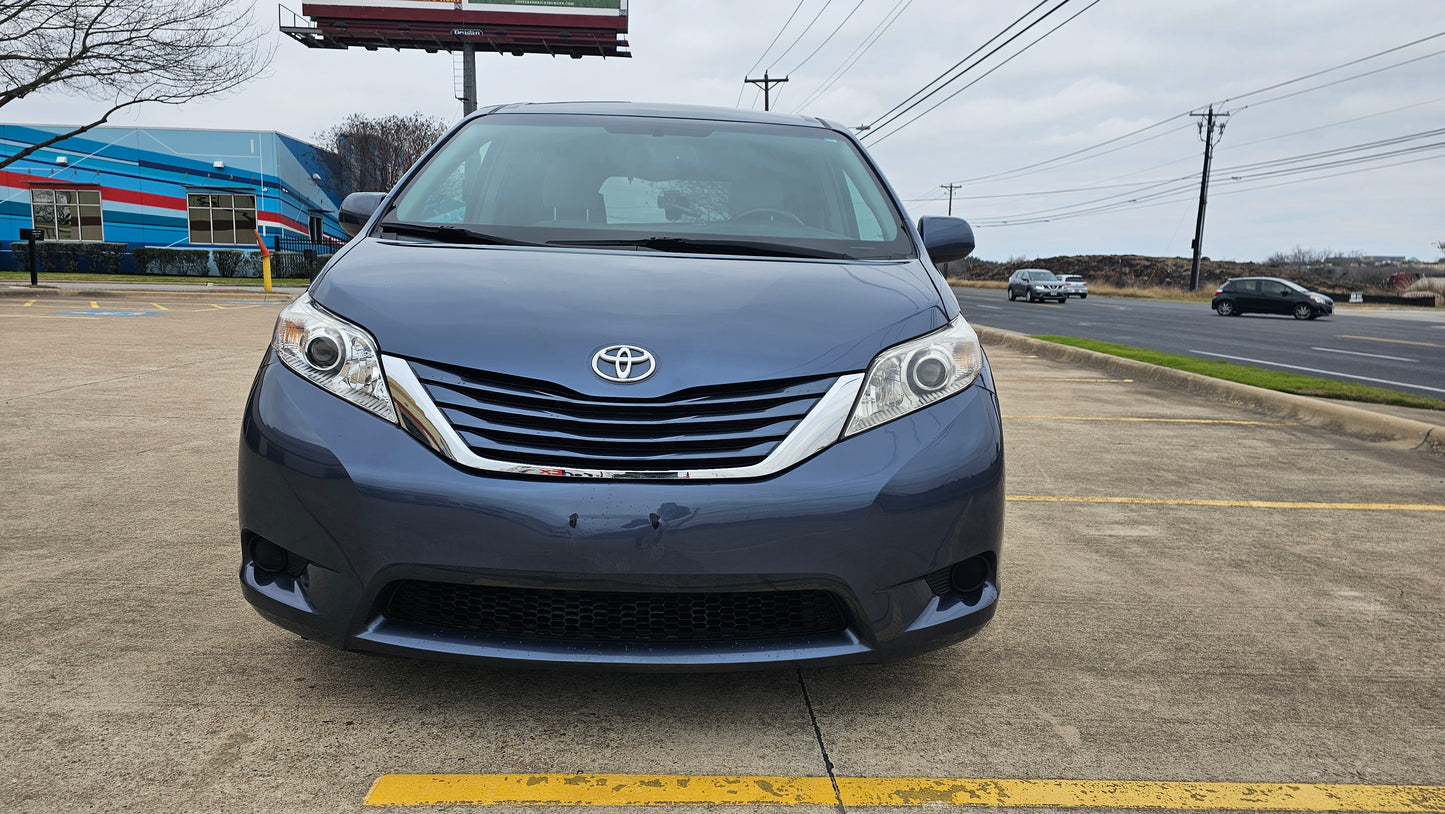 2015 Toyota Sienna LE