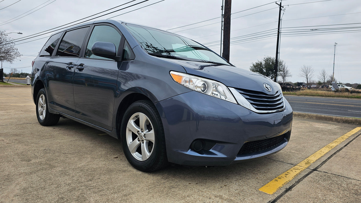 2015 Toyota Sienna LE