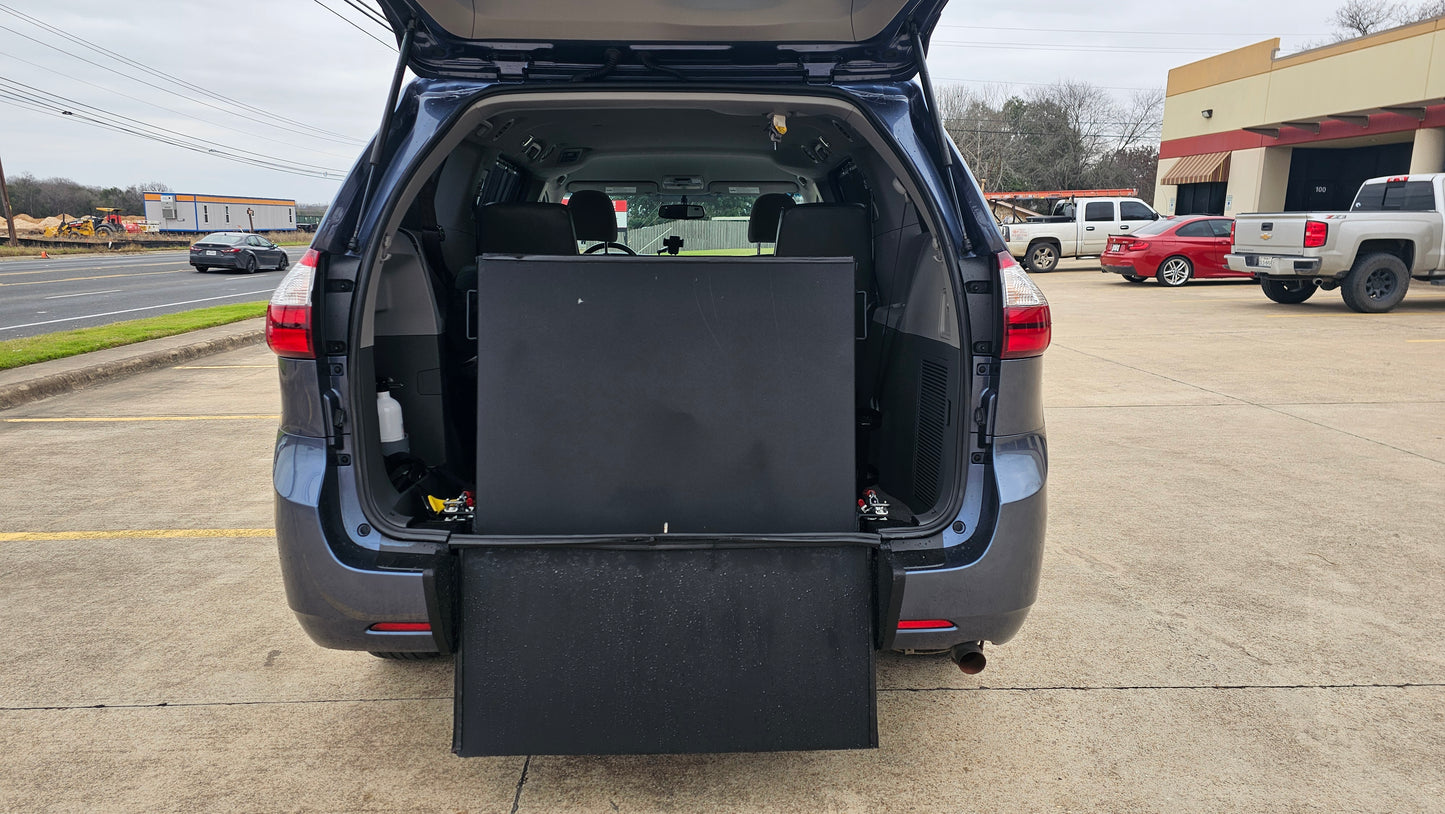 2015 Toyota Sienna LE