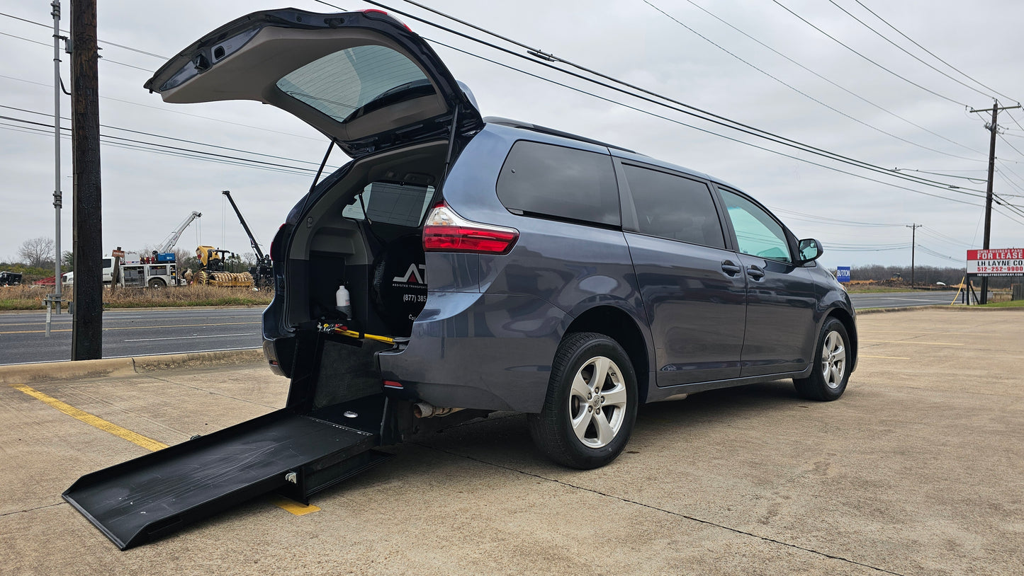 2015 Toyota Sienna LE